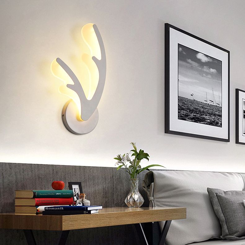 Lámpara de pared LED blanca acrílica en un estilo creativo moderno apliques de pared de hierro forjado para espacios interiores