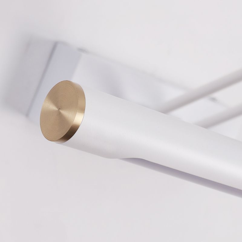 Lampe murale à LED en fer laqué dans la simplicité moderne