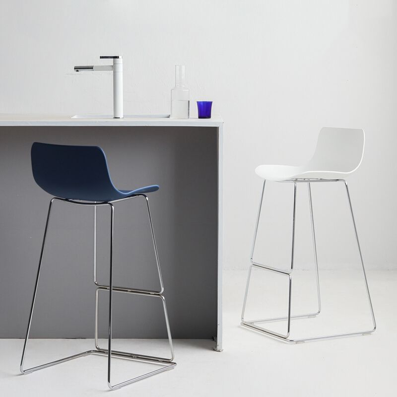 Contemporary Style Bar Stool Plastic Counter Bar Stool with Metal Legs for Home