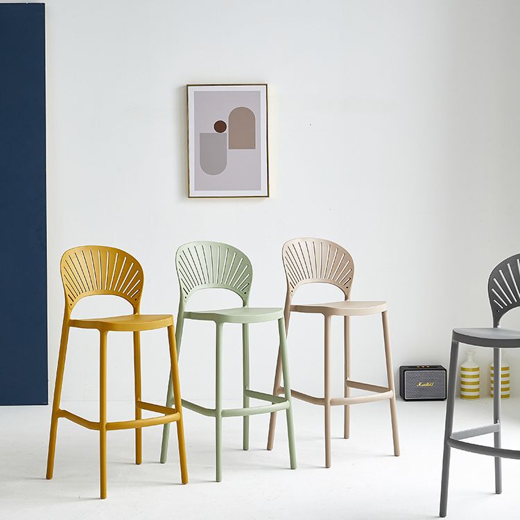 Nordic Plastic Stackable Counter Stools Macron Colorful Indoor Bar Stool with Plastic Seat