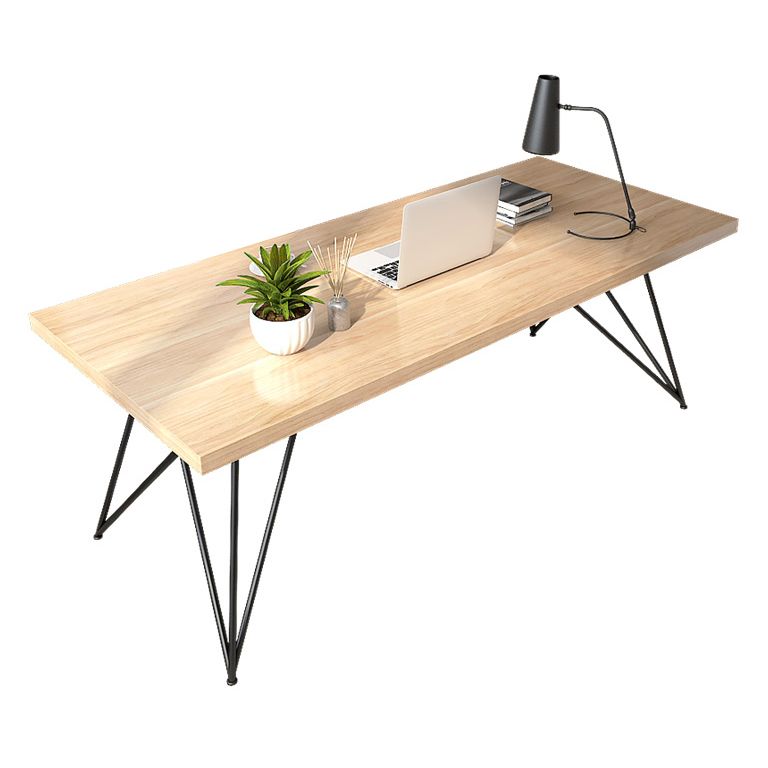 Traditioneller luxuriöser Rechteck Esstisch Kiefer Massivholz Tisch mit 4 Metallbeinen für Zuhause