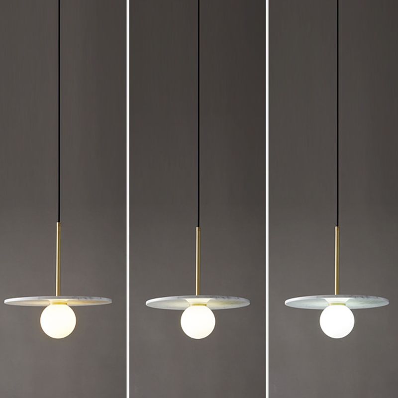 Natürlicher Marmor kleiner Anhänger Licht moderne 1-Kopf-Federlampe mit weißem Glasschatten