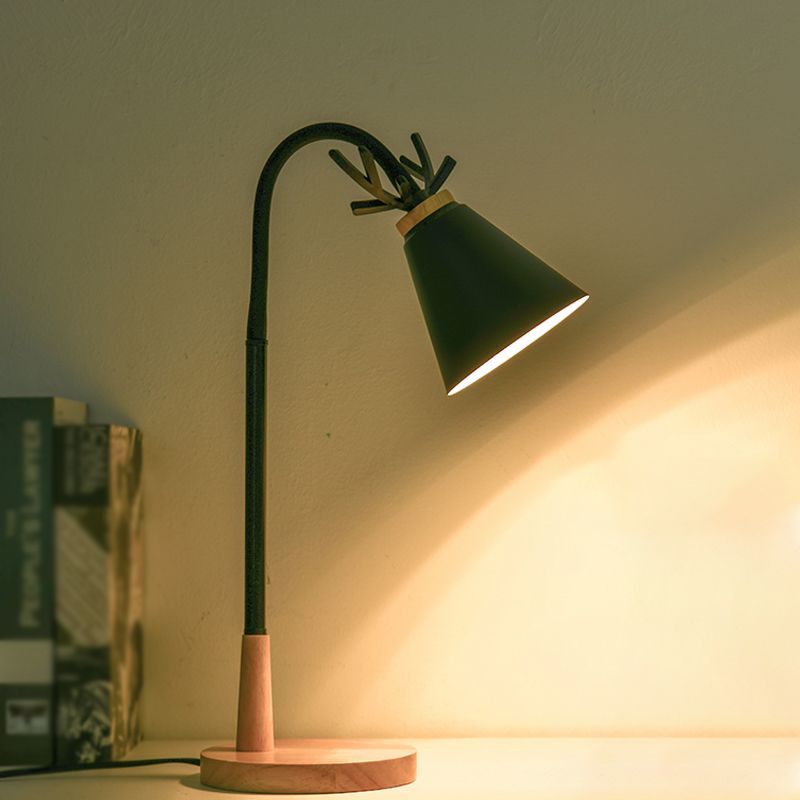 Modern Antlers Table Lamp Colorful Single Light Desk Lamp with Wood for Bedroom