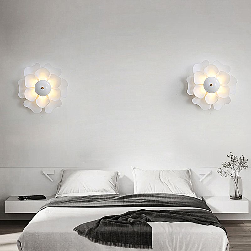 Nordic Style Flower Shape Wall Lamp Indoor Fashion Decoration Wall Sconce with Acrylic Shade