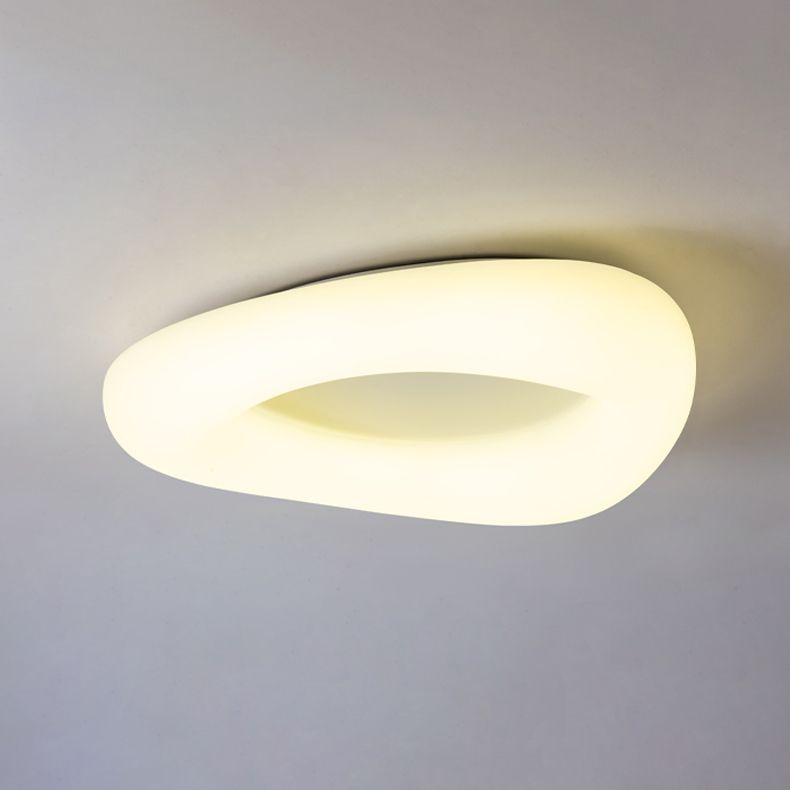 Lámpara nórdica de montaje en techo LED de metal con iluminación empotrada de geometría en blanco para sala de estar