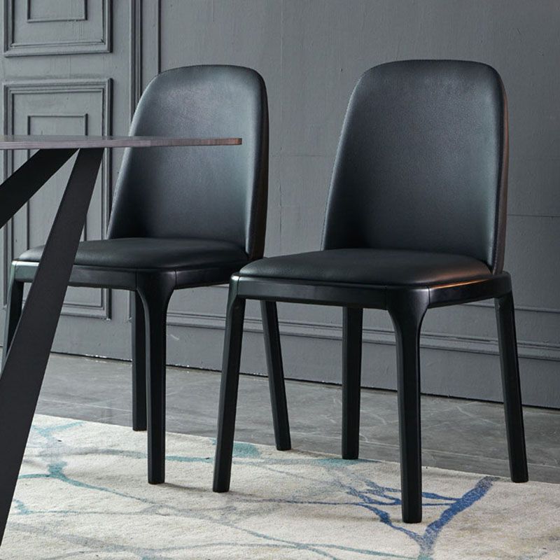 Silla de comedor contemporánea sin brazos Silla Parsons curvada de cuero con acabado mate