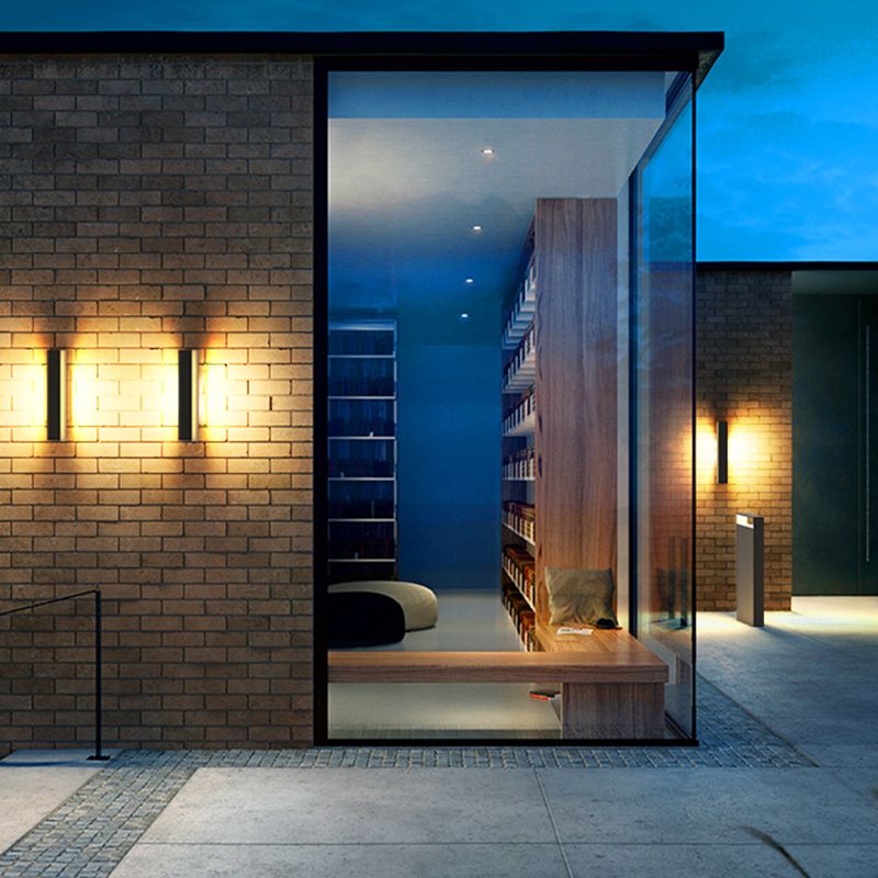 Minimalism Wall Sconce Metal Outdoor Sconce Light Fixture for Courtyard