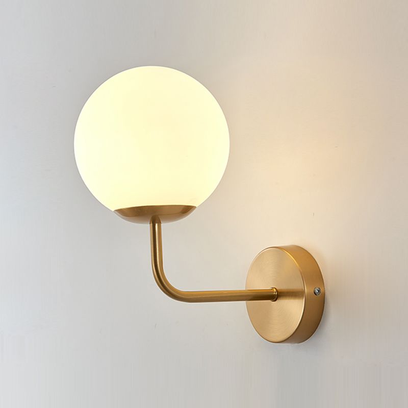 Lámpara de lámpara de pared global dorada simplicidad de vidrio blanco de 1 linda lámpara de vidrio