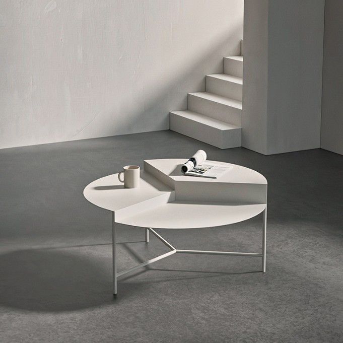 Round Iron Coffee Table 17.71" High 3 Legs Coffee Cocktail Table