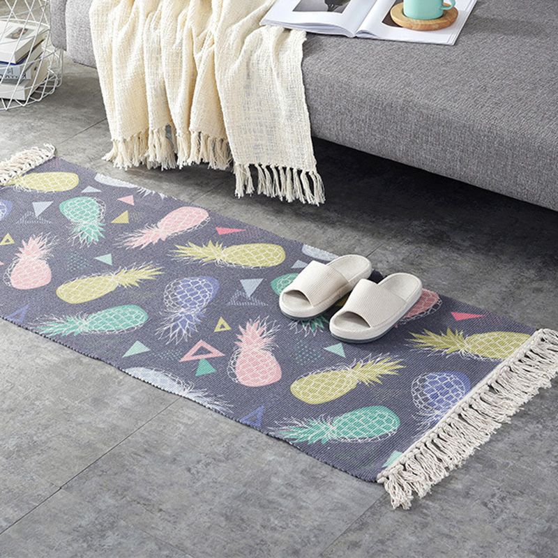 Tapis rétro multicolore décontracté.