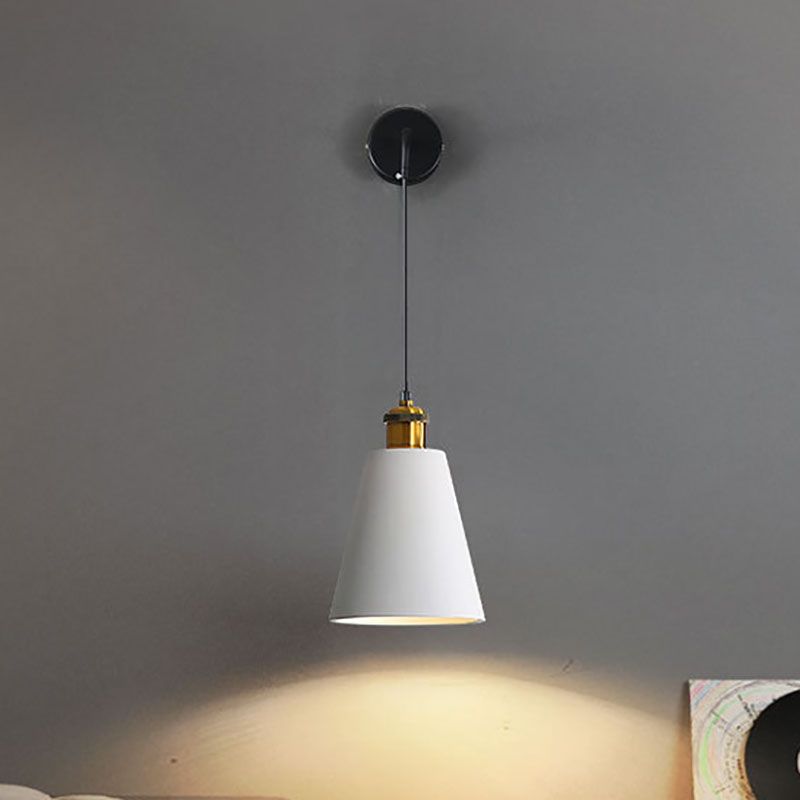 Modern Creative 1-Light Wall Lamp Iron Geometric Wall Light for Bedroom