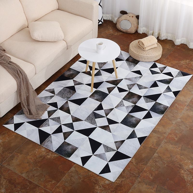 Modern Geometric Pattern Rug Multi Color Polypropylene Indoor Rug Non-Slip Machine Washable Rug for Decoration