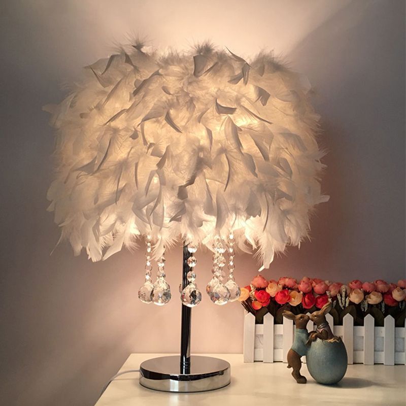 Feather Round Night Stand Lamp Light Contemporary 1-Bulb Red/Rosa/Purple Table Light con goccia di cristallo e base bianca/cromata