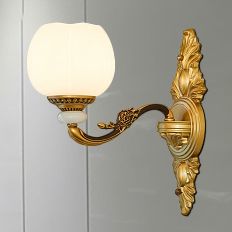 Globe Vintage Globe Mur Light Sconce 1/2-Light Verre laiteuse et lampe murale métallique en or pour le couloir