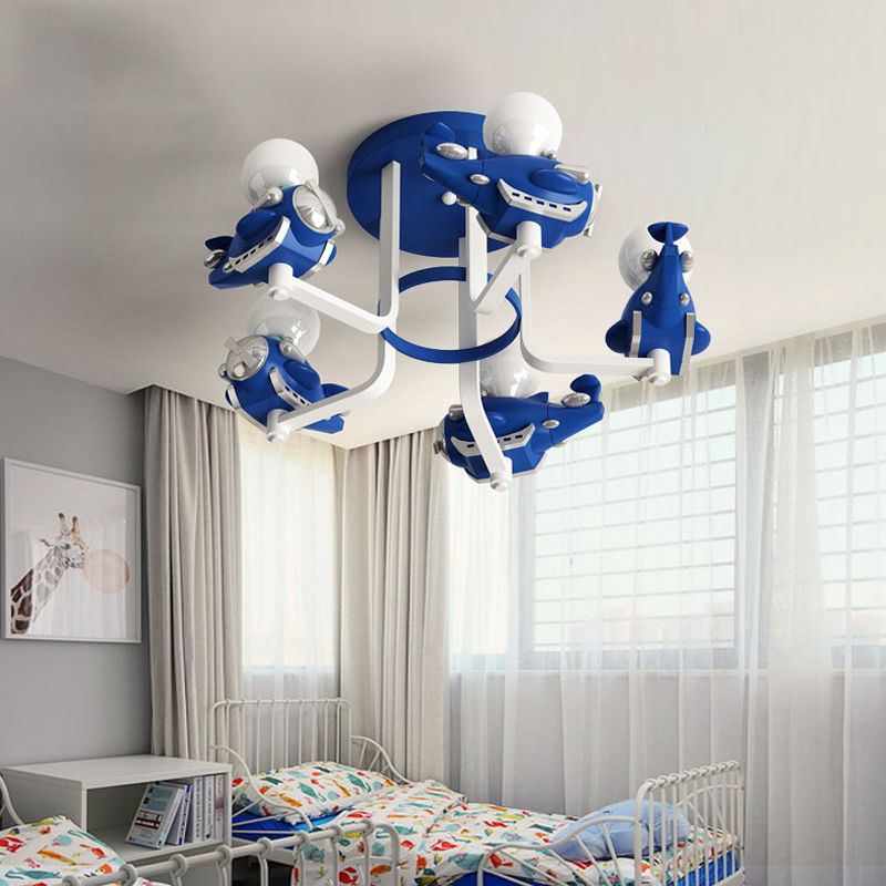 Kindervliegtuigen gevormde semi -spoel kroonluchterhars en metalen 5 lichten kinderen kamer plafondlamp in blauw/rood