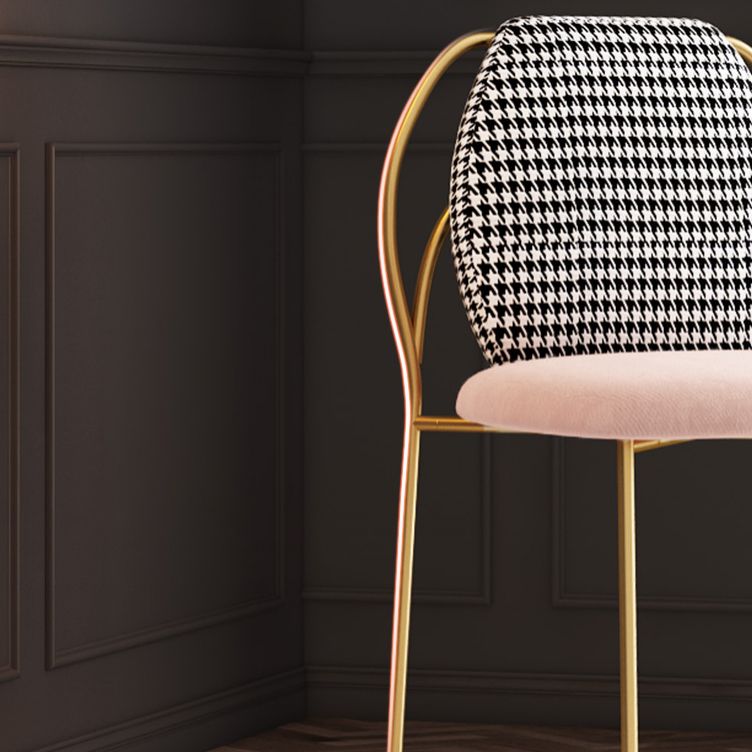 Glam – chaise d'appoint à dossier solide pour chambre à coucher, en velours, finition mate, avec pieds dorés