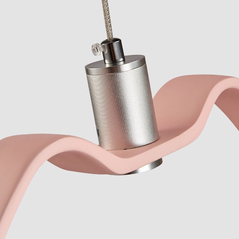 Seagull Shaped Pendant Light Kit Modern Style Metal LED Hanging Lamp for Dining Room