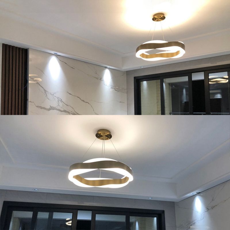 Metalen cirkelvormige kroonluchter verlichtingsarmaturen moderne stijl 1-licht hangende lamp in goud