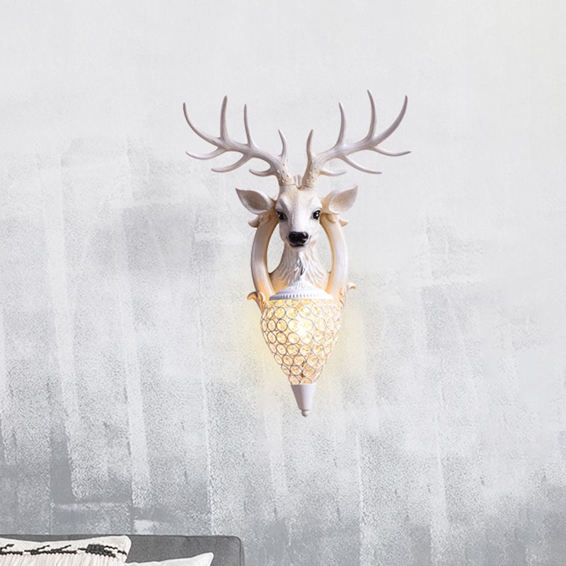 1 Licht klares schräges Kristallleuchter ländliches weißes/braun/schwarz-weißes Wasserdrop-Schlafzimmer-Wandbeleuchtung mit Faux-Elch-Rückenplatte, 16 "/24" w