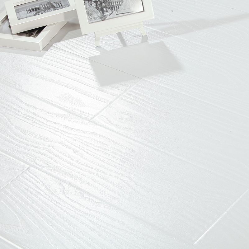 Modern Laminate Floor Wood Fade Resistant Click-Lock Laminate Plank Flooring