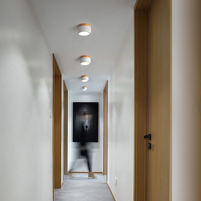 Moderne LED-Deckenleuchte, farbenfrohe Unterputzleuchte für den Flur