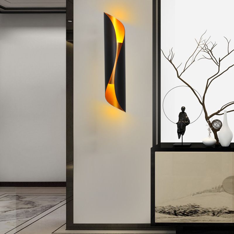 Lámpara de pared de retroiluminación de estilo de pared de metal de estilo posmoderno para el corredor de la noche