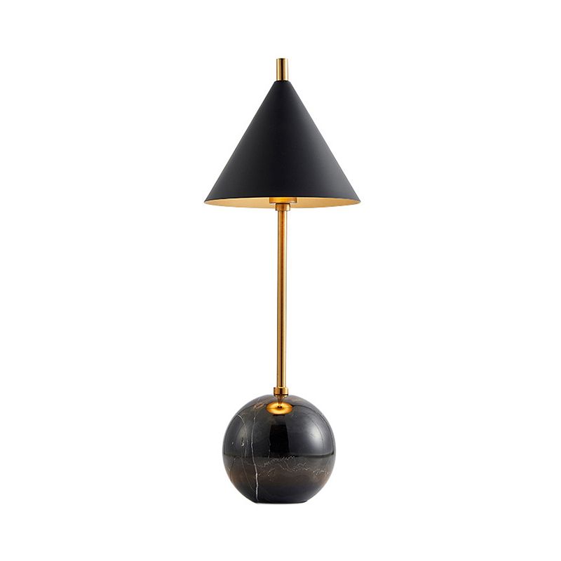 Globe Nightstand Light Nordic Marble 1-Light Black / White and Brass Table Lampe avec ombre de cône