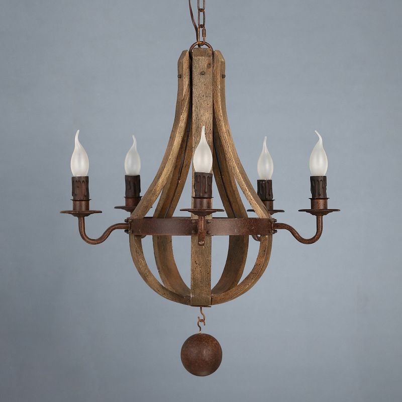 Massivholz Traditioneller Kronleuchter Rost Candlestick Lampenhalter Vintage -Beleuchtung Anhänger mit dekorierter Eisenanhängerkugel