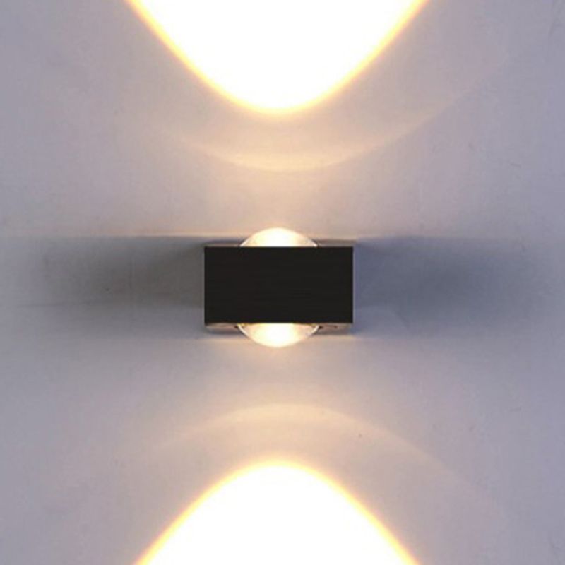 Tombra cuadrada de la pared de metal Maledina Multern Lights Luz de la pared en negro