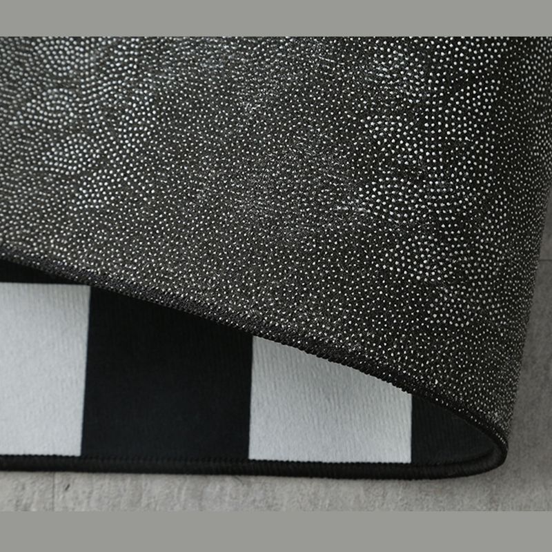 Minimalist Checkered Print Rug Polyester Area Carpet Stain Resistant Carpet for Home Decoration