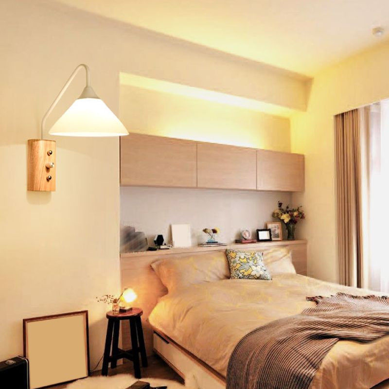 Single Contemporary Polished Finish Wall Mounted Sconce Metallic Wall Light
