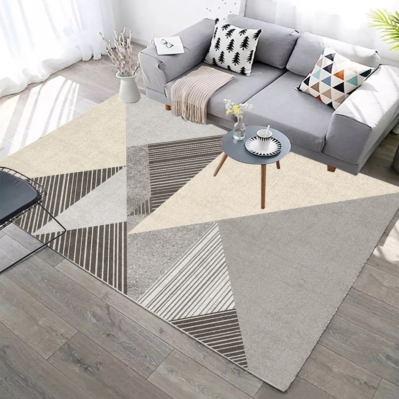 Distinctive Simple Contemporary Rug Triangle Design Area Rug Polyester Anti-Slip Backing Area Carpet for Living Room