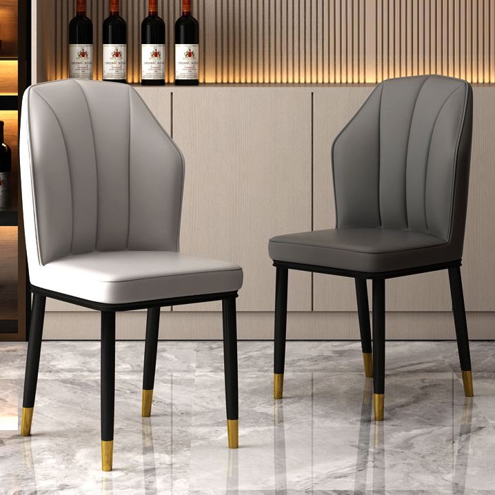 Chaise d'appoint scandinave pour salle à manger rembourrée en métal à oreilles (Ensemble de 4)
