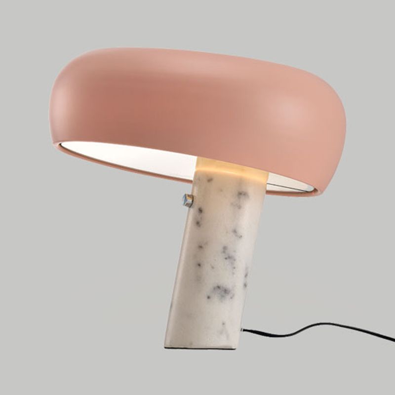 Lampada da tavolo Macaron colorata nordica Lampada da scrivania in stile moderno per camera da letto studio