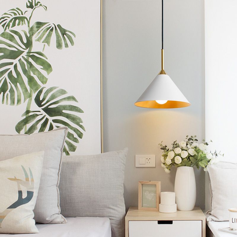 Pendante de style moderne Light Metal 1 lumière suspendue Lumière en blanc pour le chevet