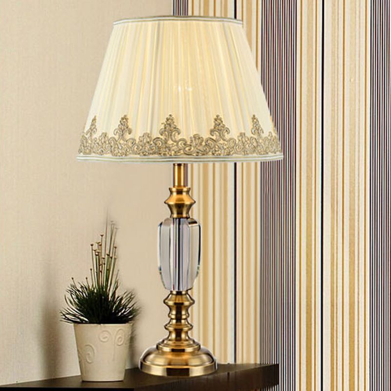 Beige Flare Desk Light Modernist 1 Bulb Fabric Night Table Lamp met metalen basis