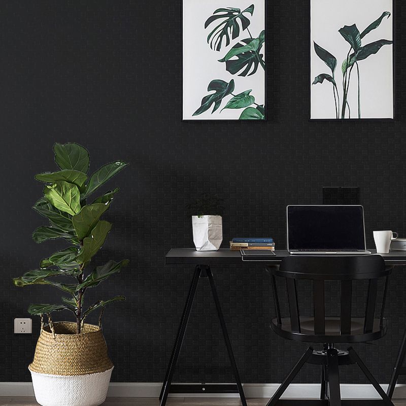 Simplicity Wallpaper Roll Solid Color Patterned Unpasted Wall Covering in Dark Color