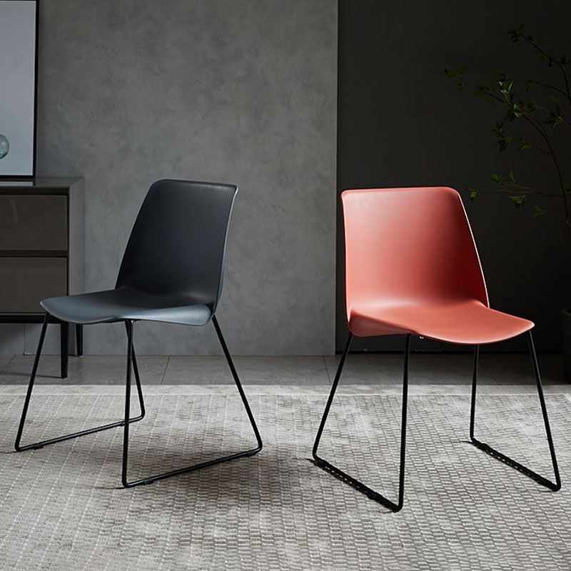 Sedia in stile contemporaneo sedia laterale senza braccio con zampe metalliche