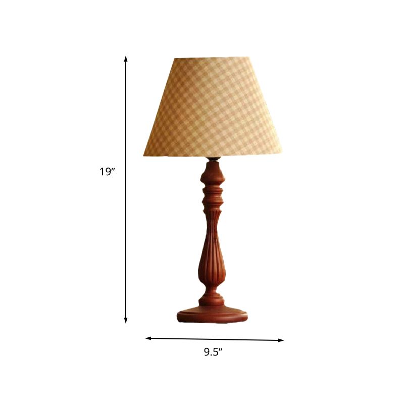 Lampe de bureau en forme de tonneau beige/beige/bleu foncé, tissu traditionnel, lampe de lecture à 1 lumière pour chambre à coucher avec base en bois