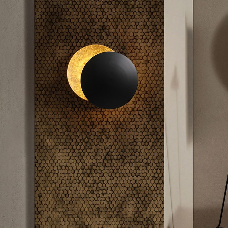 Rotatable LED Wall Sconce Post Modern Iron Round Wall Light in Gold