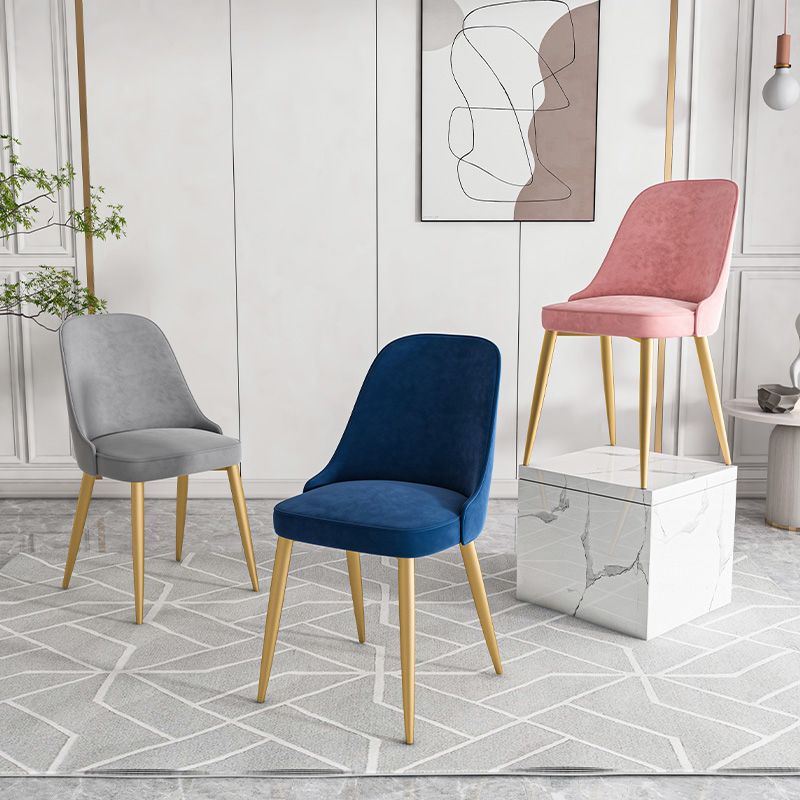 Chaise de salle à manger à dossier solide mental moderne, chaise de cuisine dorée à manger