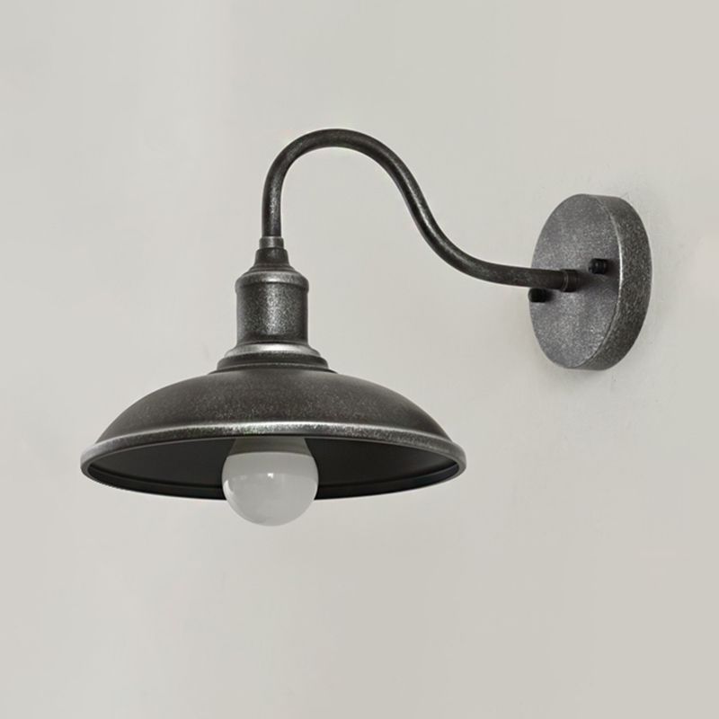 1 Leichte Außenbeleuchtung Vintage gealtert Silber/antike Messingwandlampe mit gewölbter Metallschatten