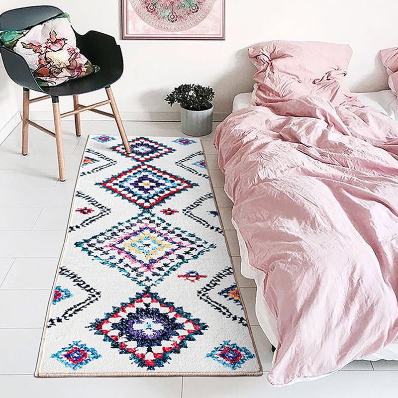 Bohemian Rhombus Pattern Rug White Polyester Rug Machine Washable Non-Slip Backing Area Rug for Bedroom
