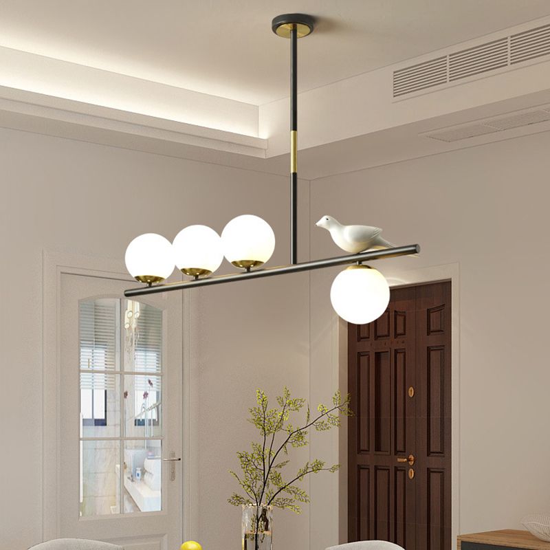 Linear / Branch Dining Room Island Lampe Cream Ball Verre 4 Heads Contemporary suspendu suspendu avec oiseau déco en noir-or