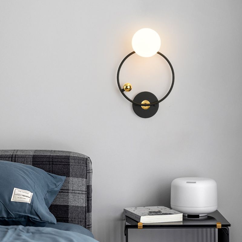 Luz de pared de noche después del minimalismo moderno de una cabeza iluminación de montaje de pared negro