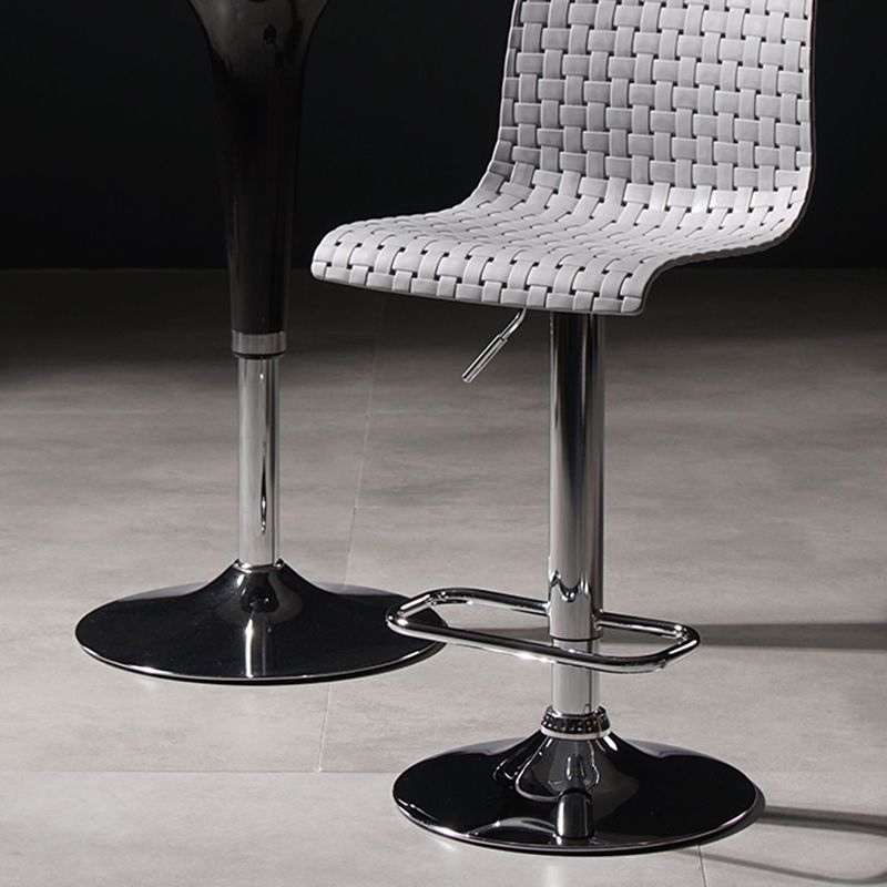 Industrial Style Liftable Bar Stool Plastic Counter Bar Stool with Metal Legs