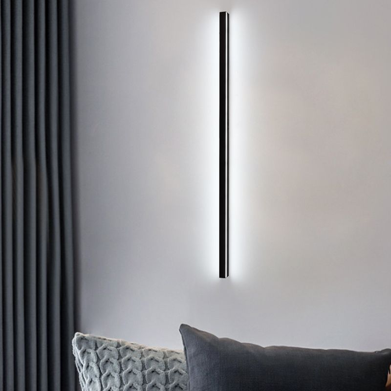 1-Light Linear Wall Sconce Modern Simple Style Metal Wall Lighting in Black