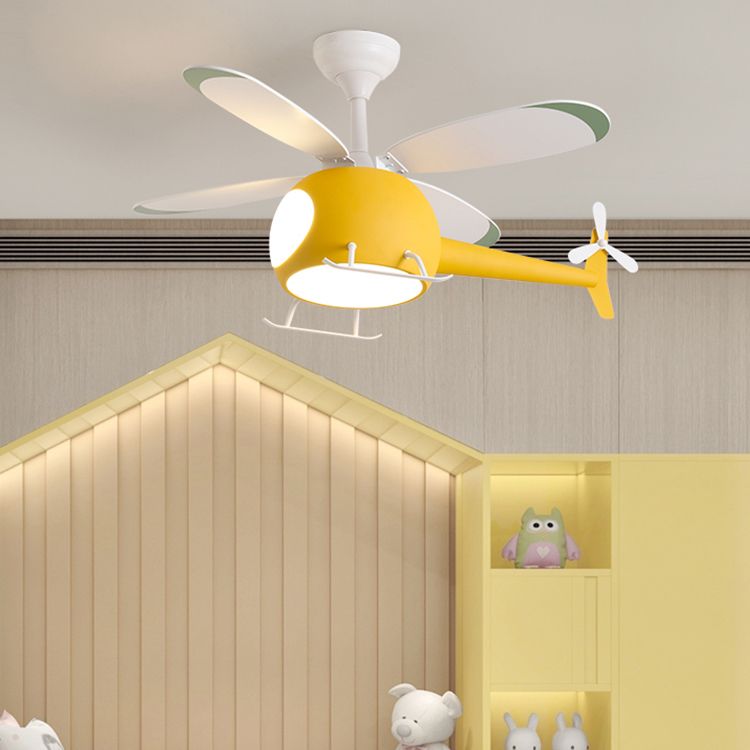 Deckenleuchte im Cartoon -Stil Lampe Metal Semi Flush Mount Leuchte mit Holzlüfterklinge