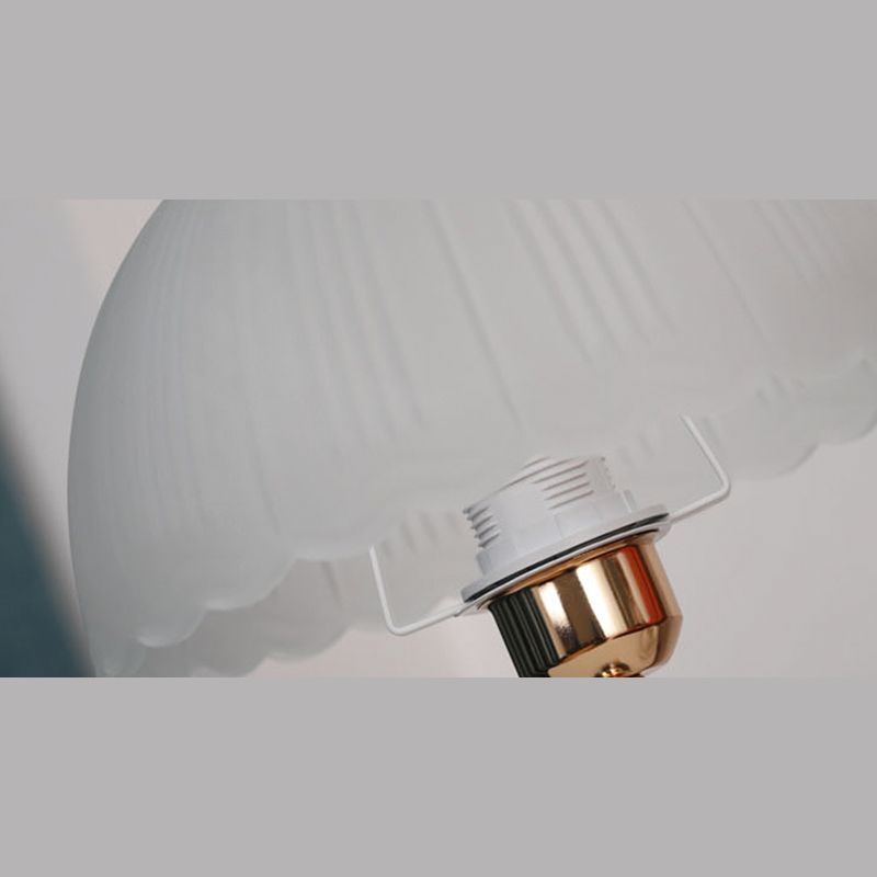 Lampada da tavolo semplice nordica Lampada da scrivania in vetro in stile moderno per soggiorno camera da letto studio