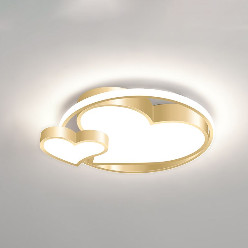 Luz empotrada en forma de corazón doble, iluminación de techo modernista con acabado dorado de metal para dormitorio